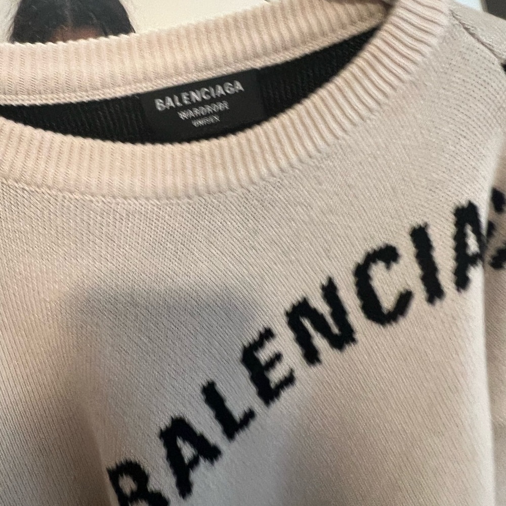 Balenciaga Cream Crewneck Sweater with Black Logo - Picture 4 of 5